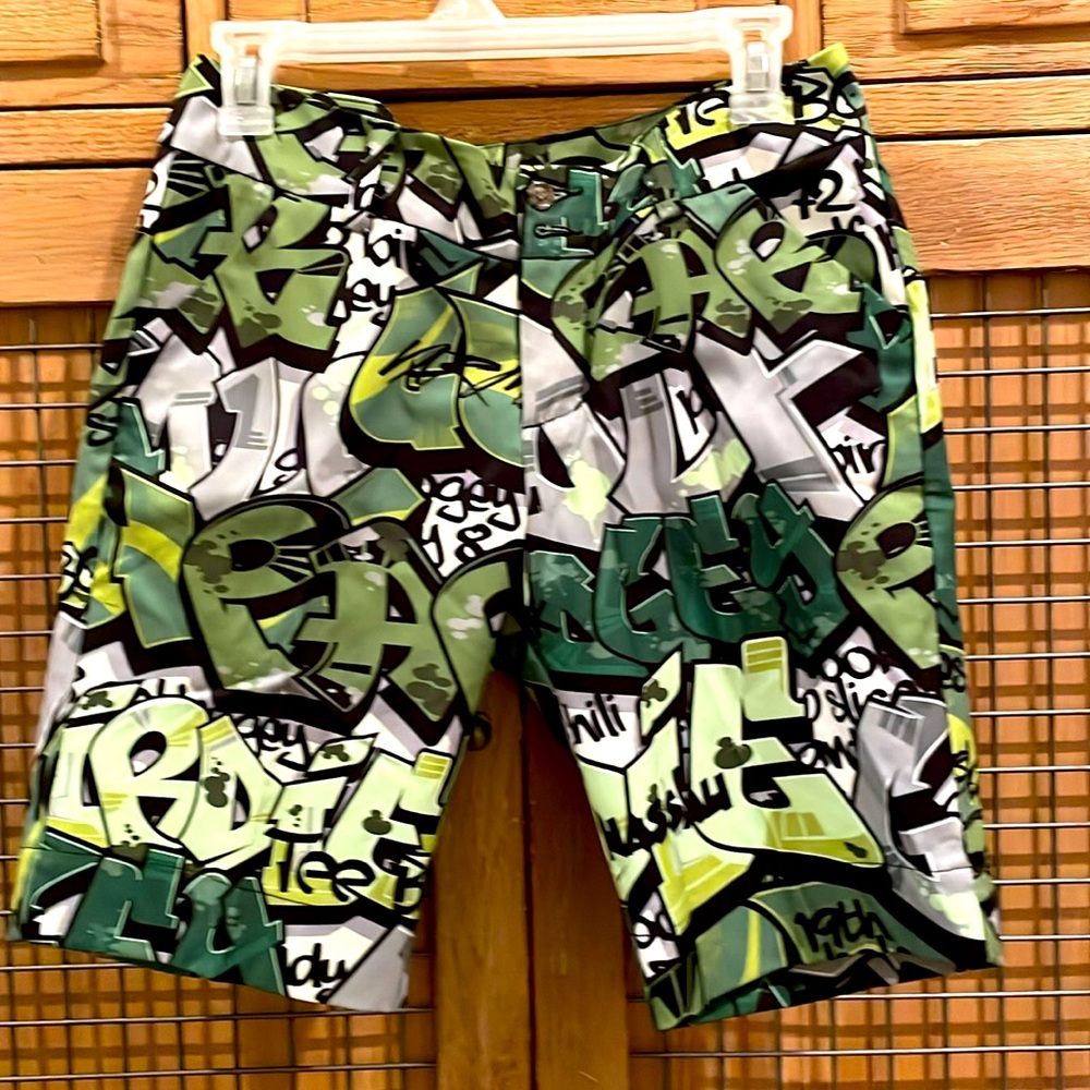 NWOT LoudMouth shorts SZ 4